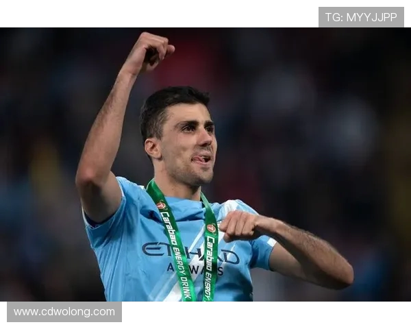 皇马今夏不追29岁罗德里专注考察维蒂尼亚沃顿与斯米特